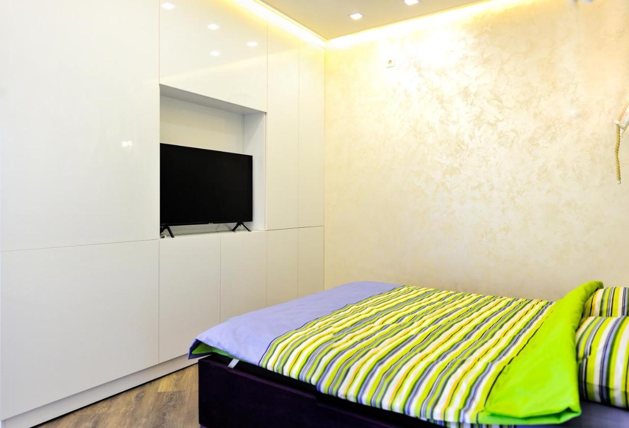 Arcadia Vip Apartments Sea View! Odesa Exterior photo